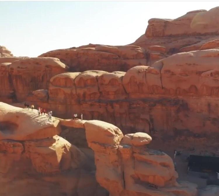 Stars Life Camp-Tour Hotell Wadi Rum Exteriör bild